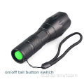 XML T6 LED 18650 Lampe de poche tactique zoomable rechargeable